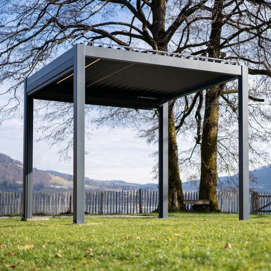 Lamellendach geöffnet mit Screen von Lamellendach-Online.com